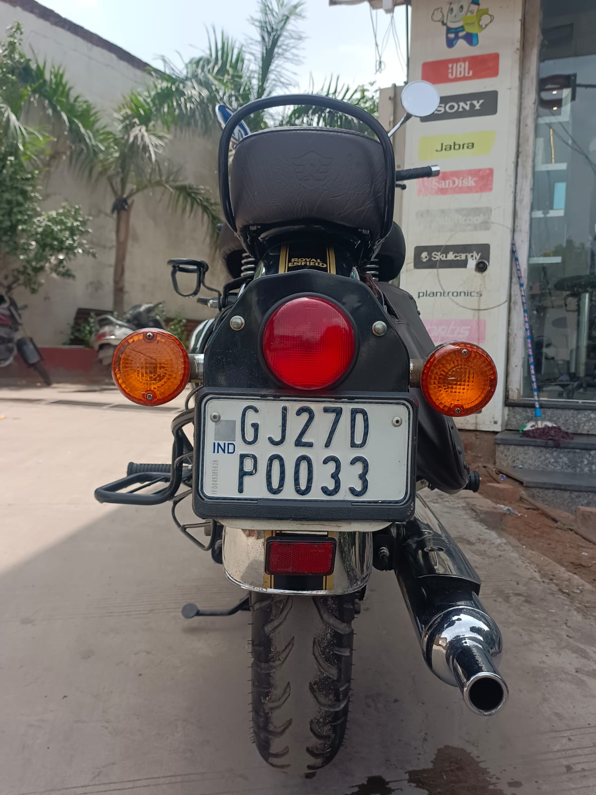 Details View - Royal Enfield Bullet photos - reseller,reseller marketplace,advetising your products,reseller bazzar,resellerbazzar.in,india's classified site,Royal Enfield bullet, used Royal Enfield bullet, old Royal Enfield bullet, old Royal Enfield bullet in Ahmedabad, Royal Enfield bullet in Ahmedabad.